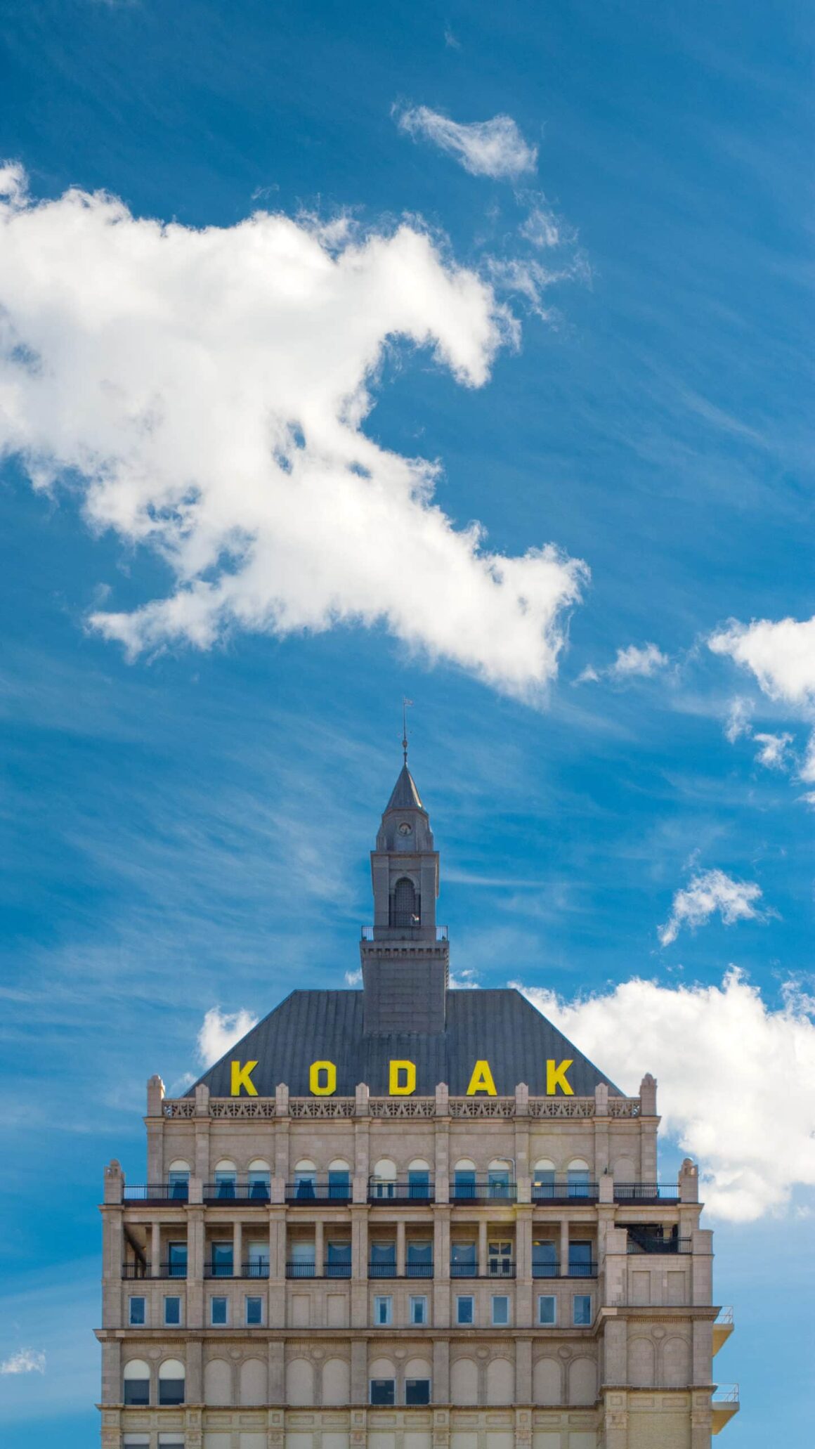 Wes Anderson'la Dünya Turu 6 kodak tower scaled 1