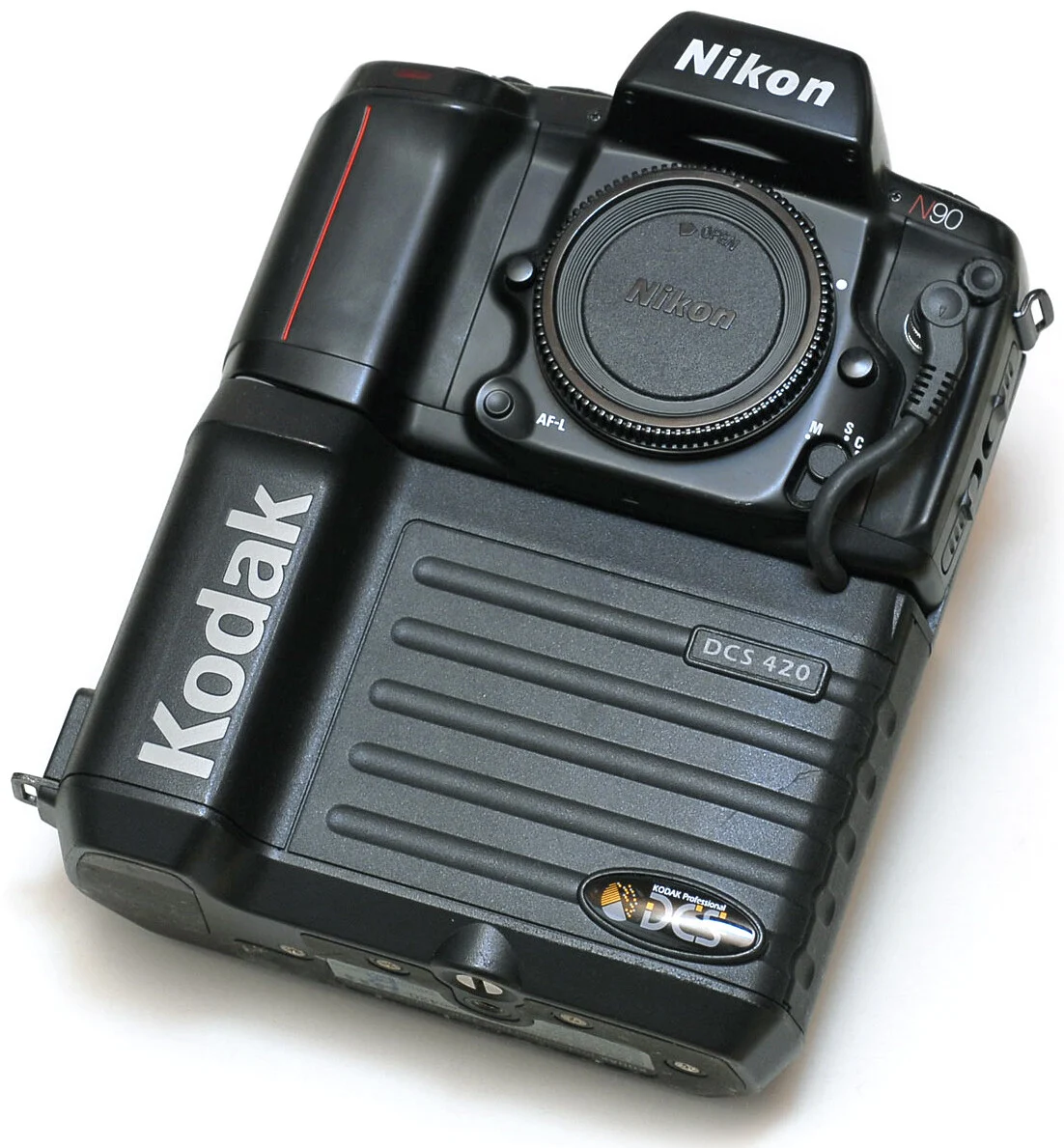 Fotoğrafçılığı Sonsuza Kadar Değiştiren Fotoğraf Makineleri 18 Kodak DCS 420 Digital Camera Back 01 white bg e1695974766779