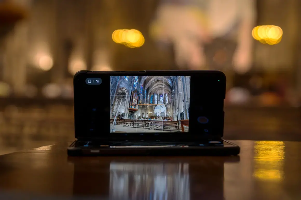 OnePlus Open İncelemesi 6 OnePlus Open tilt stationary photo