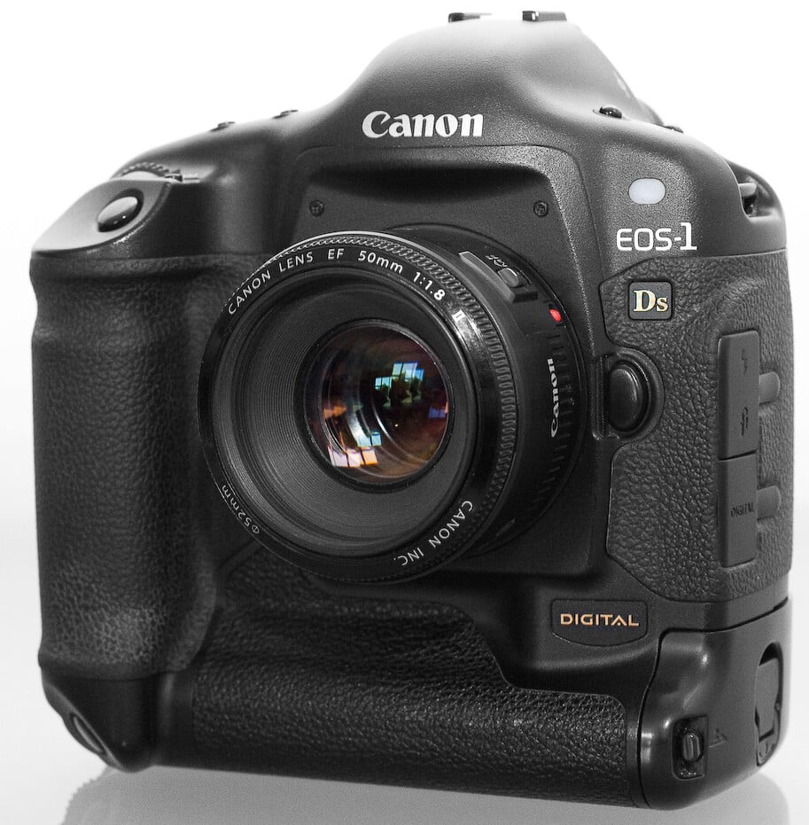 Fotoğrafçılığı Sonsuza Kadar Değiştiren Fotoğraf Makineleri 20 canon 1ds e1695974892229