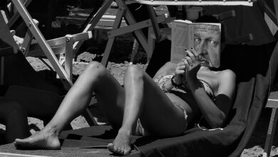 Street Photography Award 2023 19 claudio tonsi l anima di un individuo risiede nei libri che legge