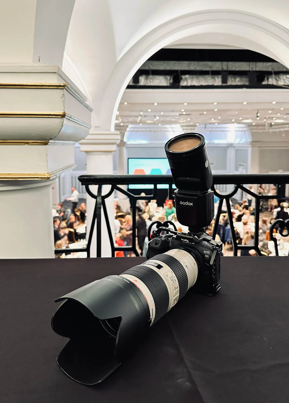 Daha İyi Etkinlik Fotoğrafçılığı için 6 İpucu 4 event photography setup scaled 1