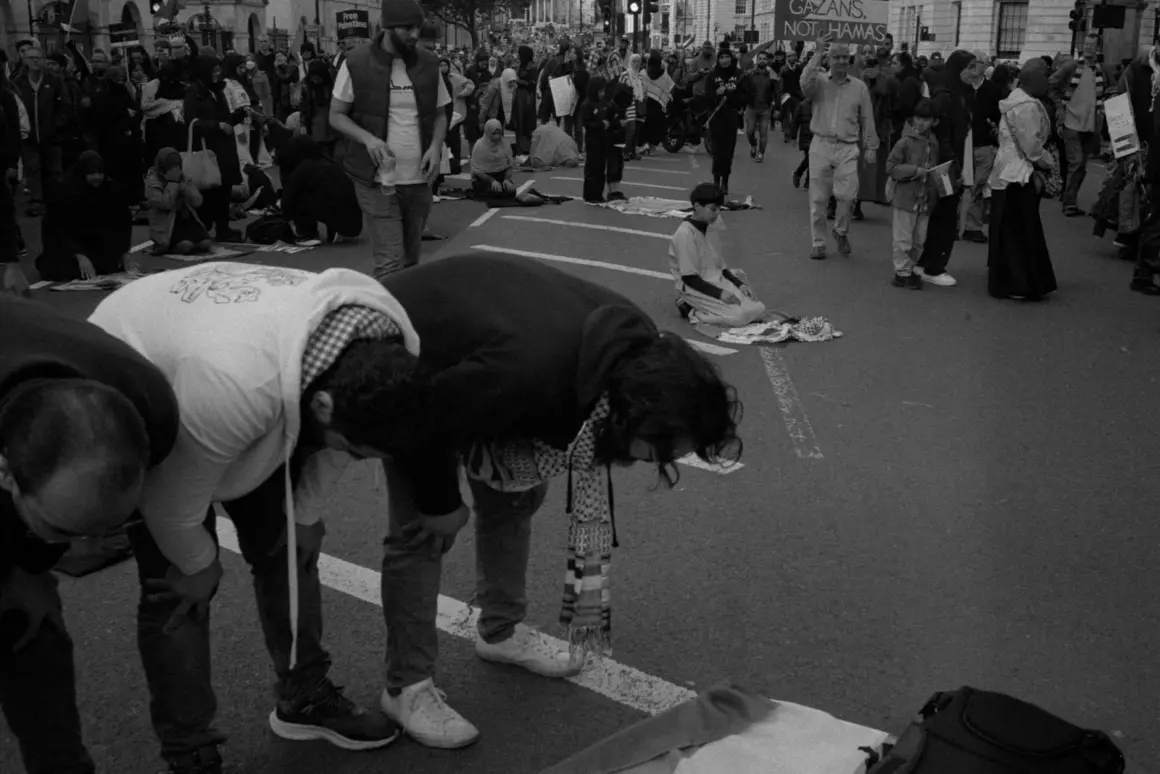 Dis Catismaya Karsi Yerel Bir Protestonun Fotografini Cekmek 014