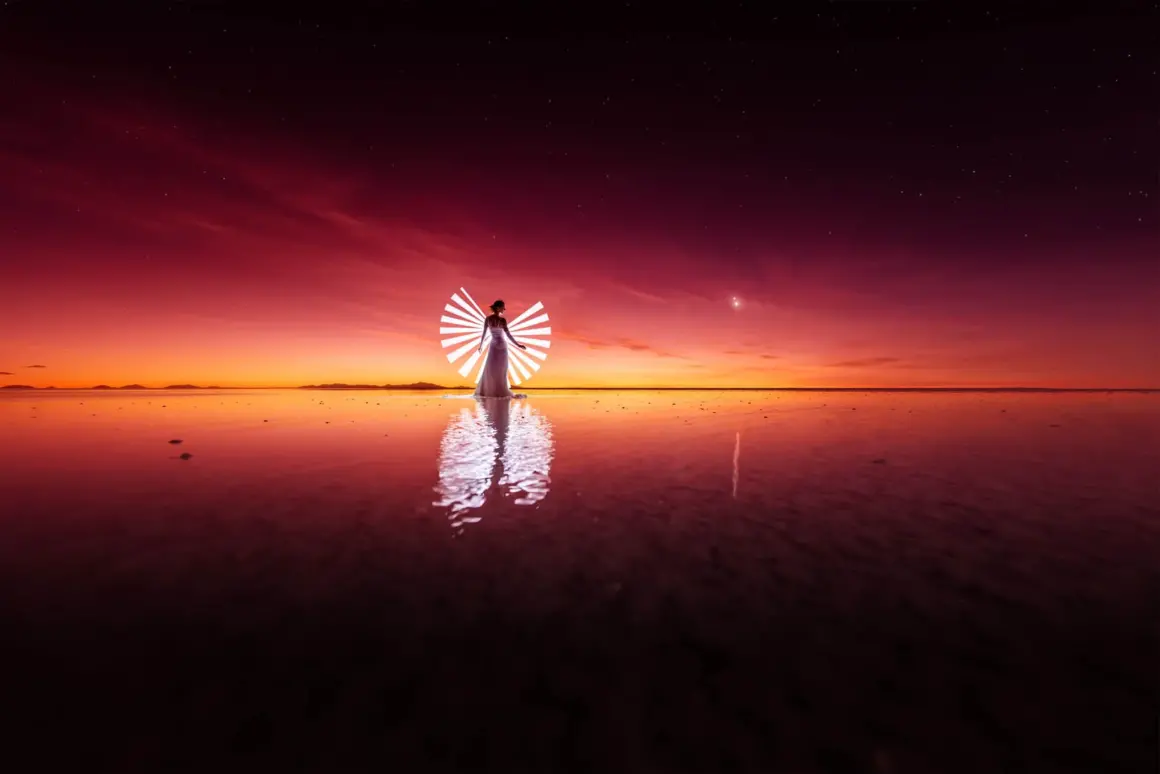 Uyuni'nin Tuz Düzlüklerinde Kızıl Gökyüzü Altında Işıkla Boyama 10 Uyuni Tuz Duzlukleri 008