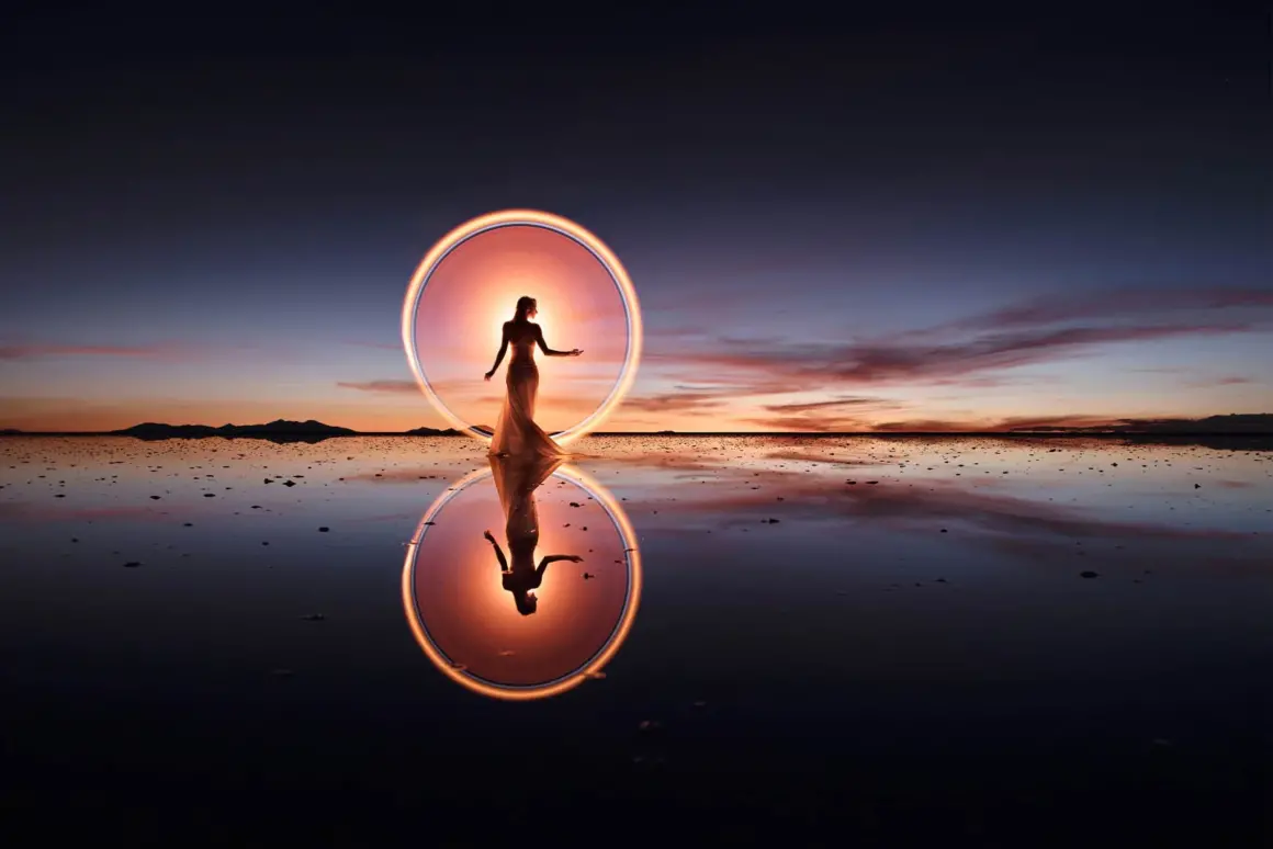 Uyuni'nin Tuz Düzlüklerinde Kızıl Gökyüzü Altında Işıkla Boyama 2 night reflection 2017 bluehour 1 9 D4B9300