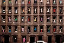 Pencerelerdeki Kızlar, Tüm Zamanların En Çok Hasılat Yapan Fotoğrafı mı? 20 ormond gigli girls in the windows header