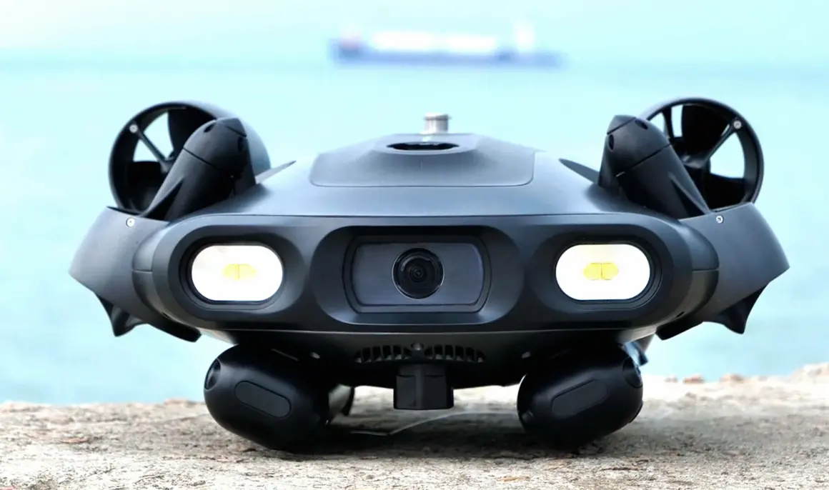 Qysea'nın Yeni Sualtı Drone'u Harika Görünüyor 3 Sualtı Drone'u Harika Görünüyor