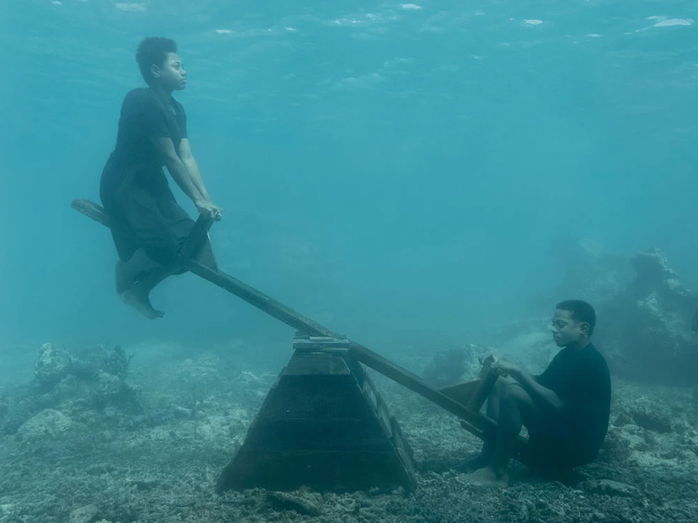 Nick Brandt : SINK / RISE 3 Onnie and Keanan on Seesaw Fiji 2023