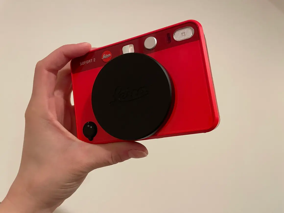 leica sofort 2 review held 1