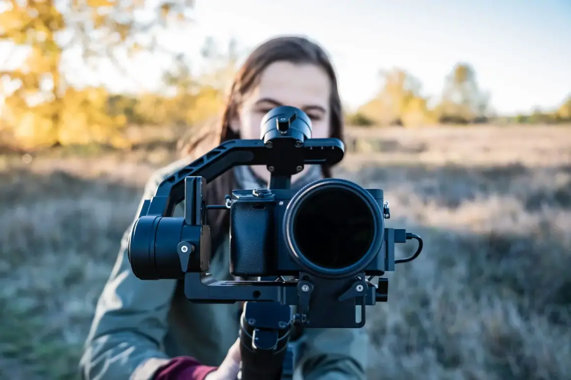 2024'te DSLR ve Aynasızlar: Sizin için En İyi Kamera Hangisi? 4 mirrorless vs dslr 01