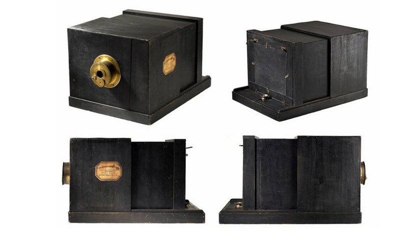 1600'lerden 21. Yüzyıla Kameranın Gelişiminin Zaman Çizelgesi 4 Daguerreotype camera 1