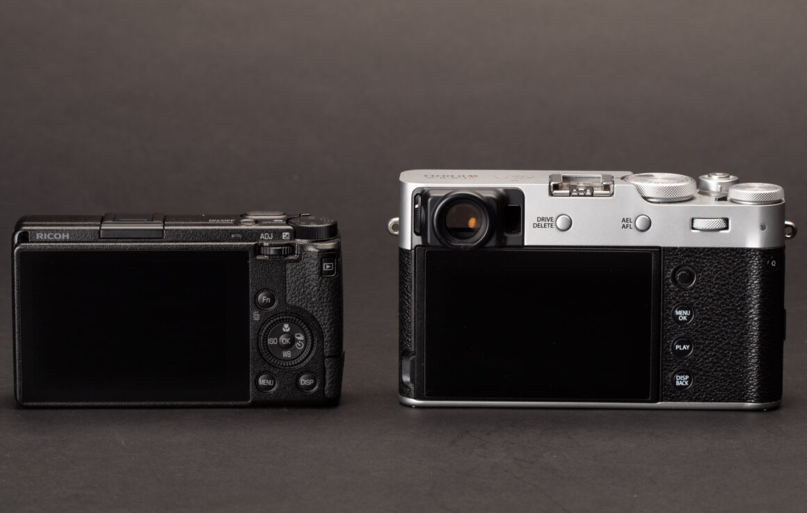 Ricoh GRIIIx vs Fujifilm X100V rear