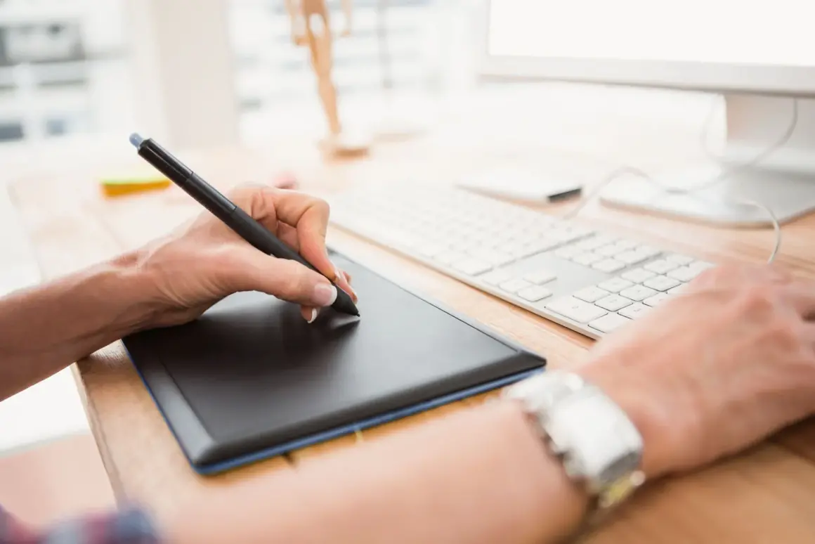 Yeni Başlayanların İhtiyaç Duymadığı Kamera Ekipmanları 3 editing tablet