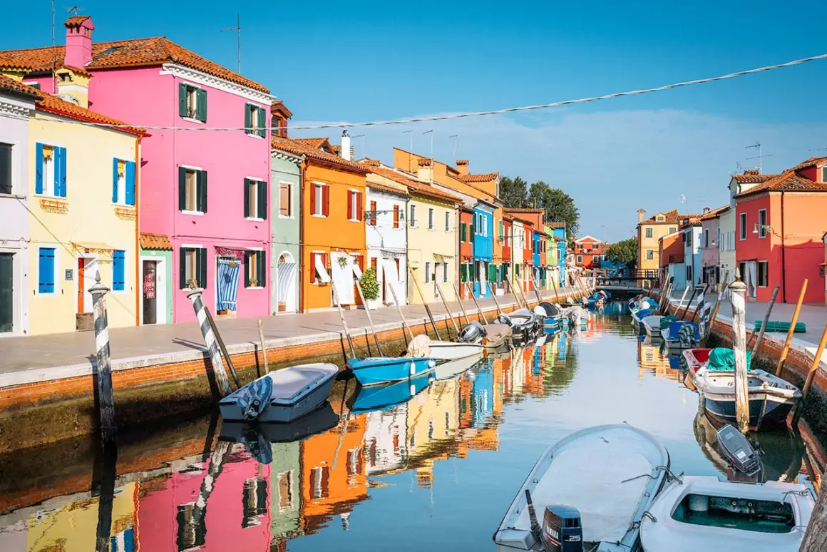 2024'te Ziyaret Edilmesi Gereken En İyi 10 Fotoğrafçılık Lokasyonu 29 Burano island