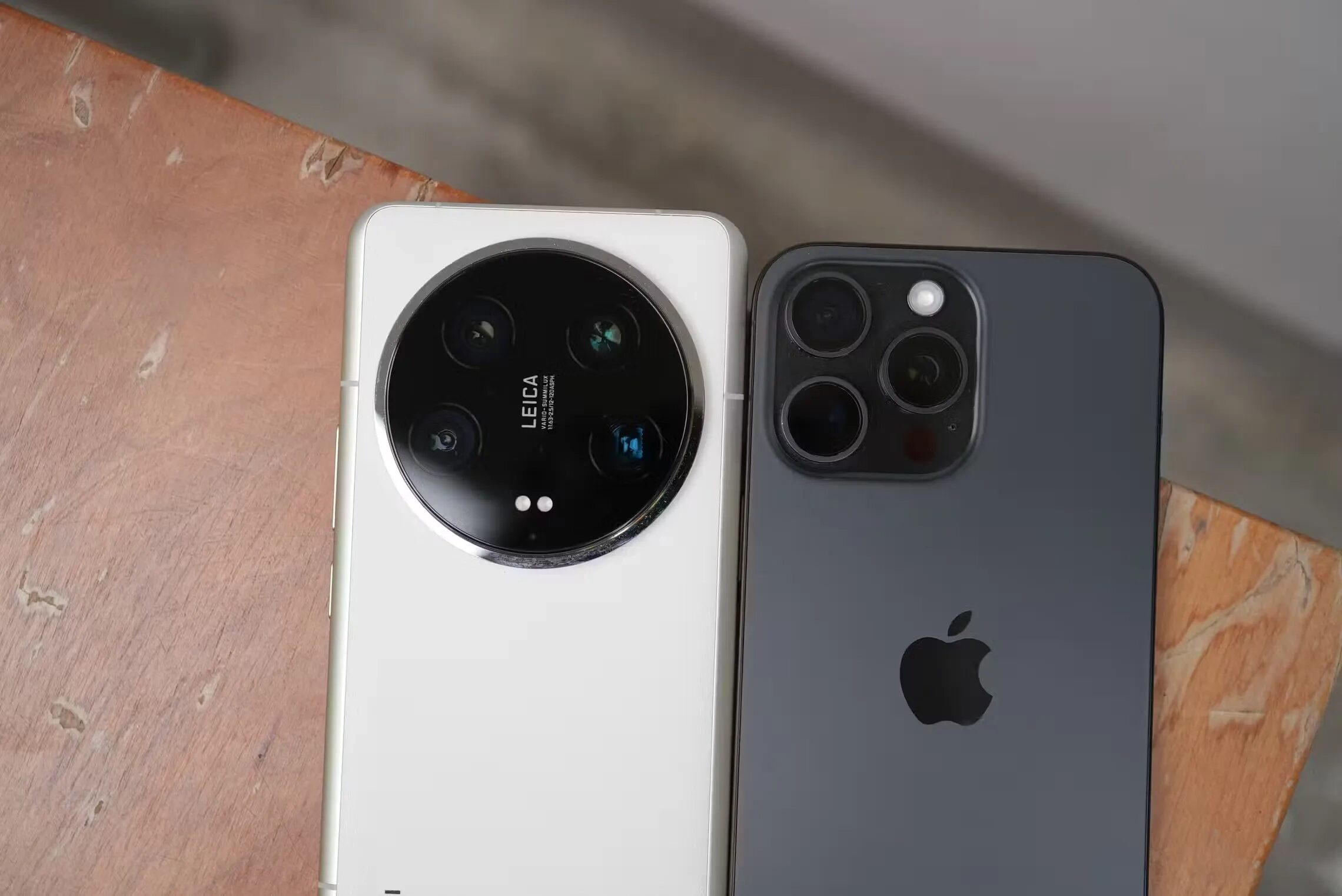 iPhone 15 Pro Max vs Xiaomi 14 Ultra webp