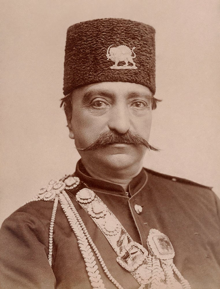İran'ın Binlerce Tarihi ve Görünmeyen Fotoğrafı İnternete Sızdı 23 Naser al Din Shah Qajar close up with slight smile by Nadar