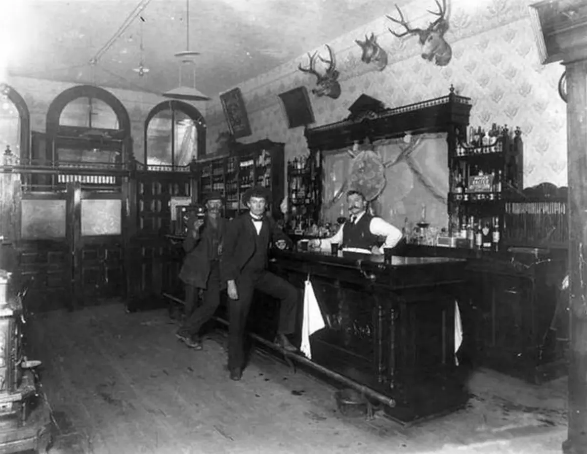 Vahşi Batı'nın Salon Barlarında Hayat 21 Old Saloons Of The West07