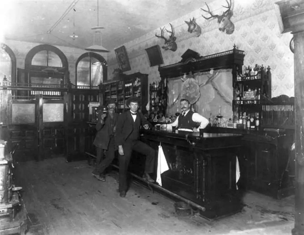 Vahşi Batı'nın Salon Barlarında Hayat 2 Old Saloons Of The West25