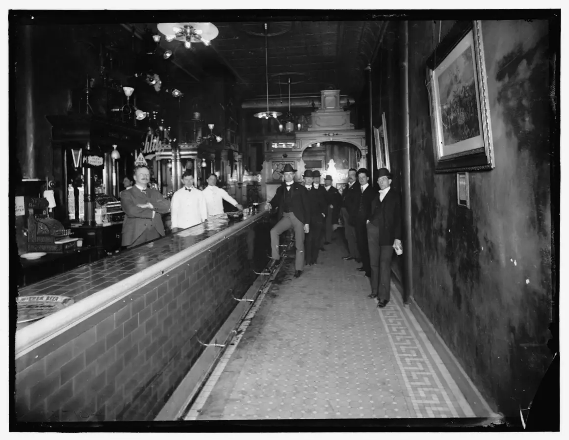Vahşi Batı'nın Salon Barlarında Hayat 24 Old Saloons Of The West30