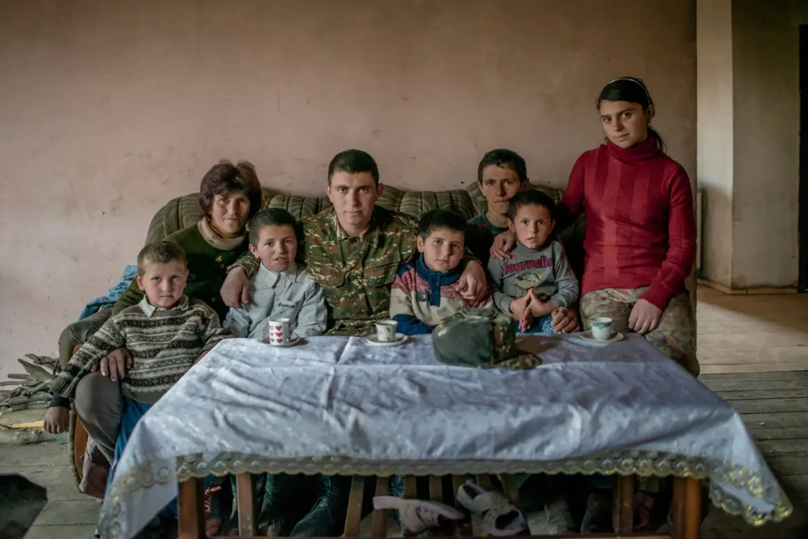 Leica Oskar Barnack Ödülü (LOBA) için kısa listesi 2024 5 10 © Anush Babajanyan Fernandez Nagorno Karabakh War and Exodus