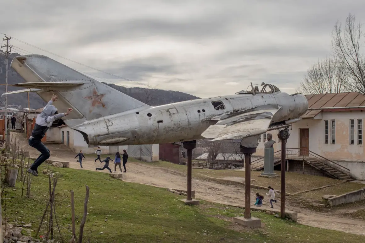 Leica Oskar Barnack Ödülü (LOBA) için kısa listesi 2024 7 14 © Anush Babajanyan Fernandez Nagorno Karabakh War and Exodus