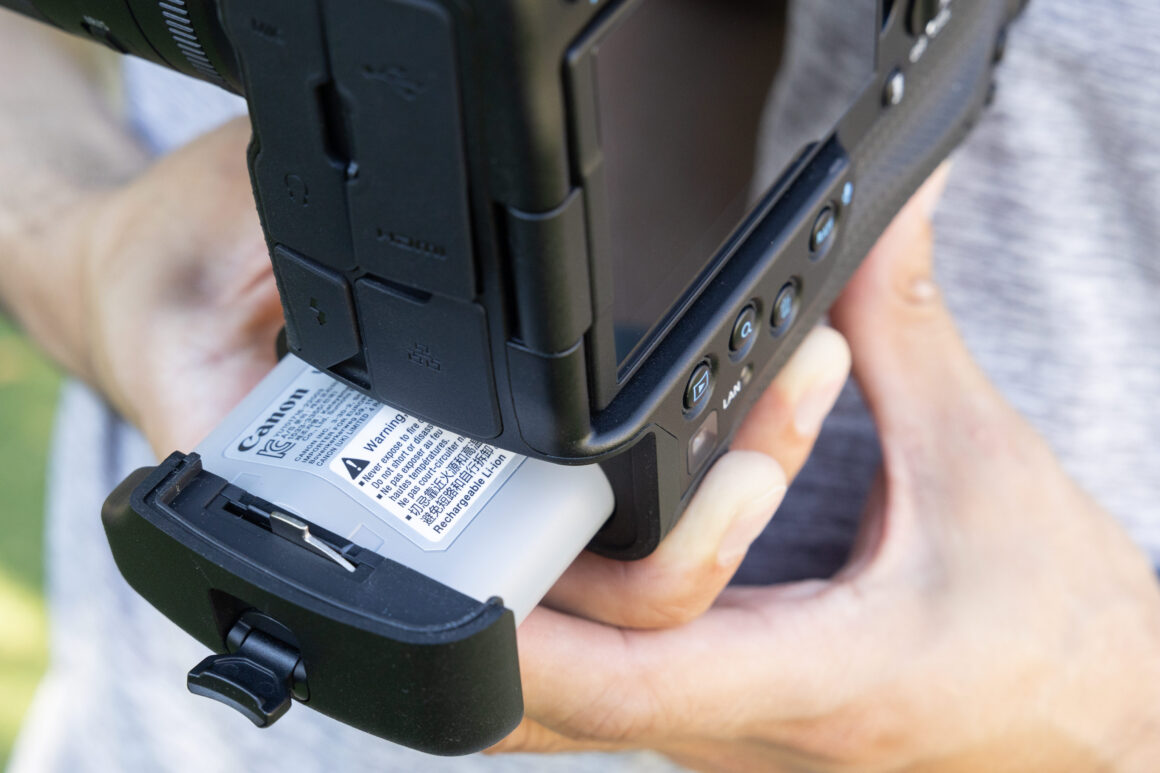 Canon EOS R1 ilk incelemesi 16 Canon EOS R1 LP E19 Battery