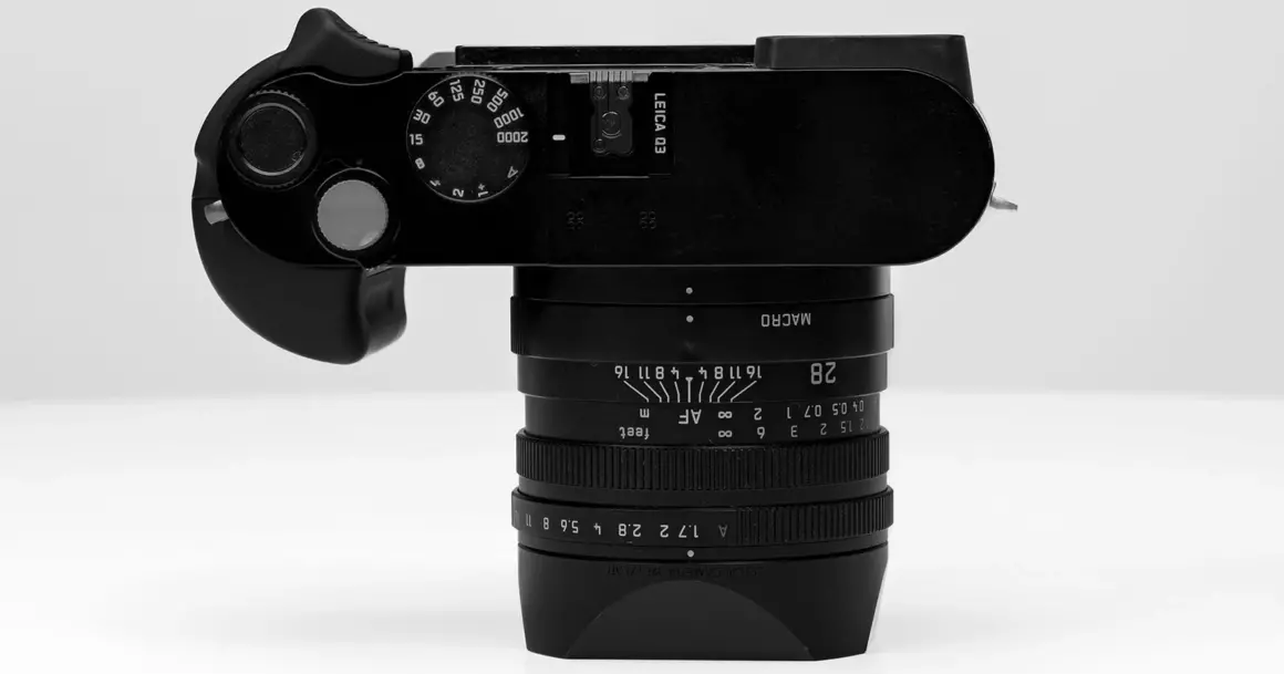 Bir Fotoğrafçı ve Mimar Dünyanın En İyi Kamera Tutma Yerini Oluşturmak İçin Bir Yılı Nasıl Harcadı? 4 Helyum He3 Leica Q3 Grip 001