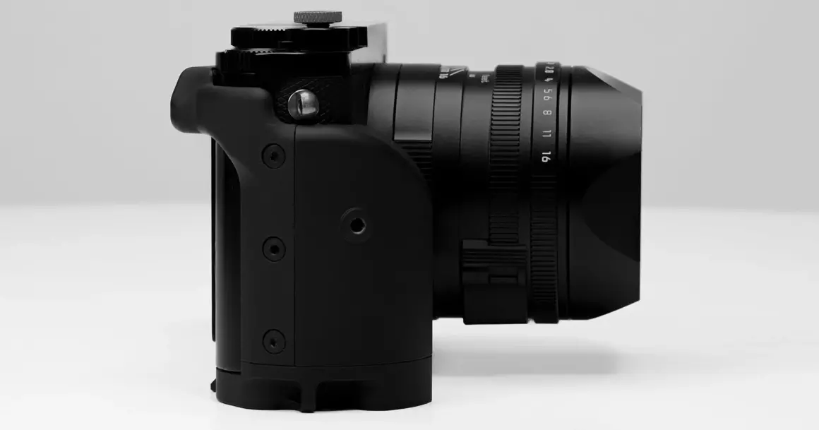 Bir Fotoğrafçı ve Mimar Dünyanın En İyi Kamera Tutma Yerini Oluşturmak İçin Bir Yılı Nasıl Harcadı? 3 he grip 001