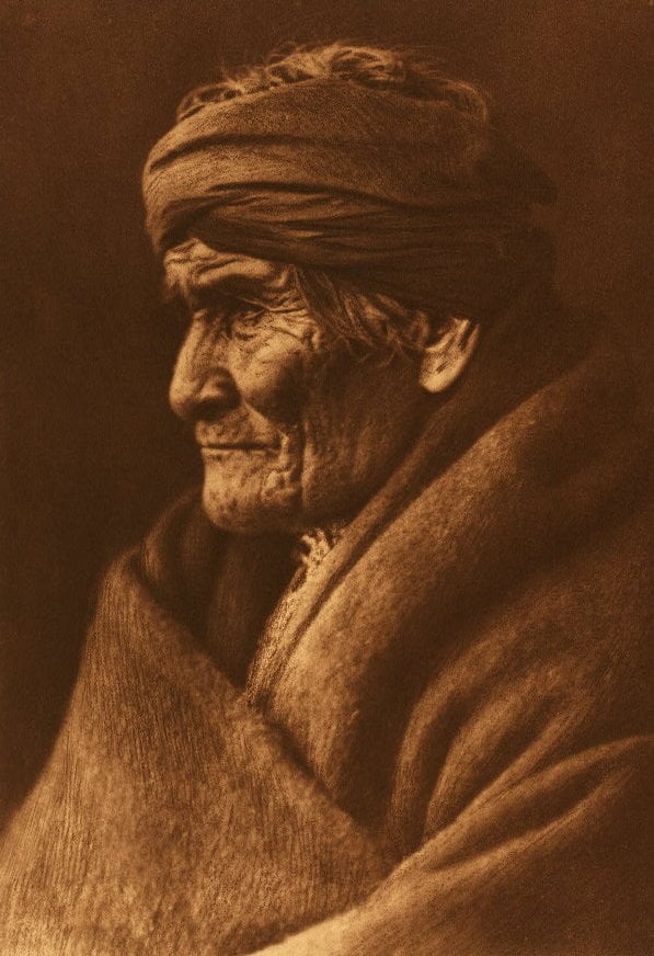 Edward S. Curtis : The North American Indian 10 Edward S. Curtis Geronimo Apache cp01002v