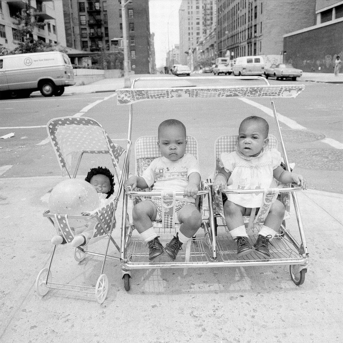 Meryl Meisler'in Eğlenceli Fotoğrafları 6 Meryl Meisler Street Walker 9 of 191978 05 nyc qns farRockaways 2babies doll strollers sharp 1500px