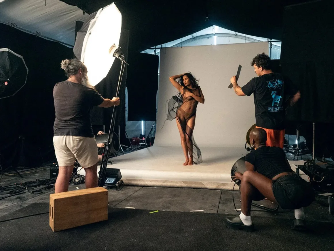 2025 Pirelli Takvimi Çıplaklığı Geri Getirecek 6 Padma Lakshmi 01 1