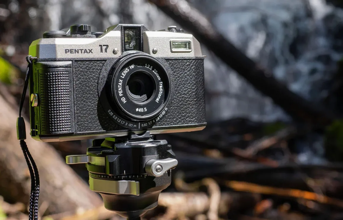 Yeni Pentax 17 Filmli Kameranın İçinde Ne Var? 4 Yeni Pentax 17 Filmli Kameranin Icinde Ne Var