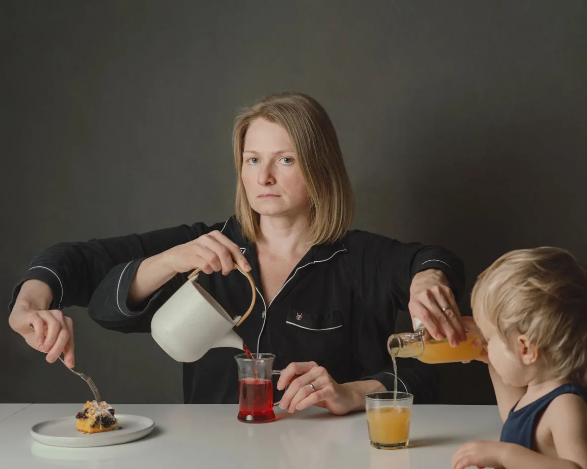 2024 Feature Shoot Emerging Photography Awards 26 Olga Steinepreis 02 4x5