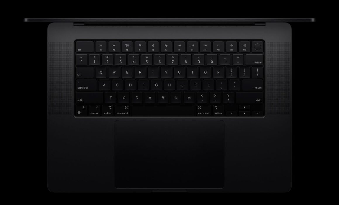 Apple MacBook Pro M4 Magic Keyboard close up