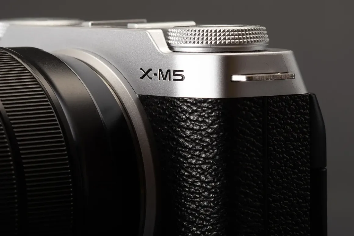 En iyi 10: 2024'ün favori kameraları 6 Fujifilm X M5 012