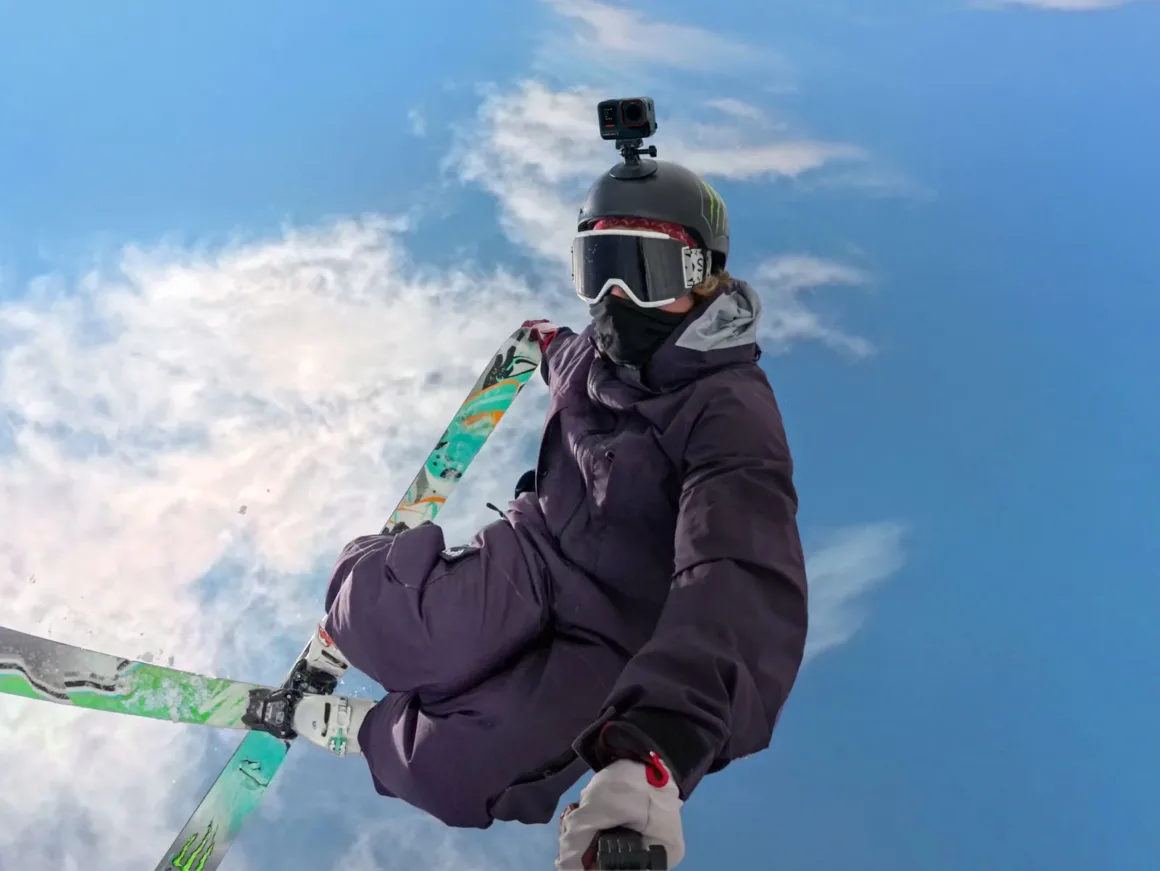 Insta360 Ace Pro 2 3 Insta360 Ace Pro 2 skiing 2