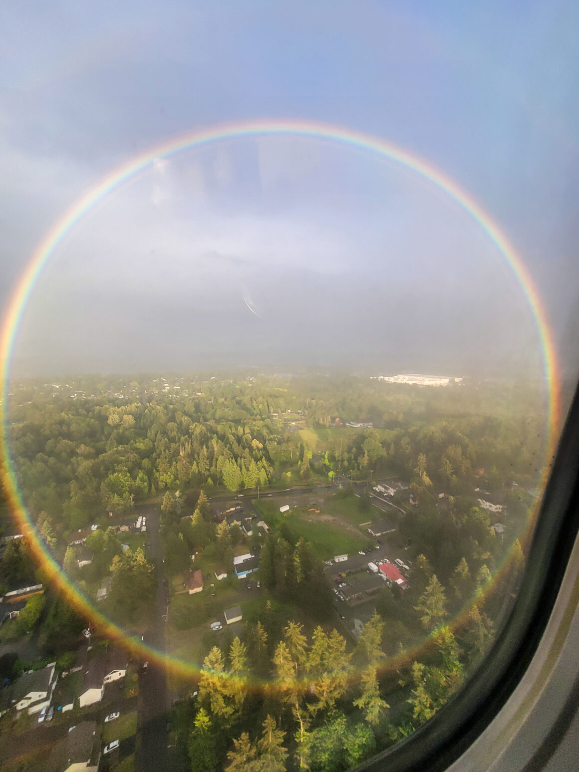 Yılın Hava Fotoğrafçısı Ödülü'nün Muhteşem Kazananları 2024 7 6. 3rd Place Smartphone Circular Rainbow Peter Reinold