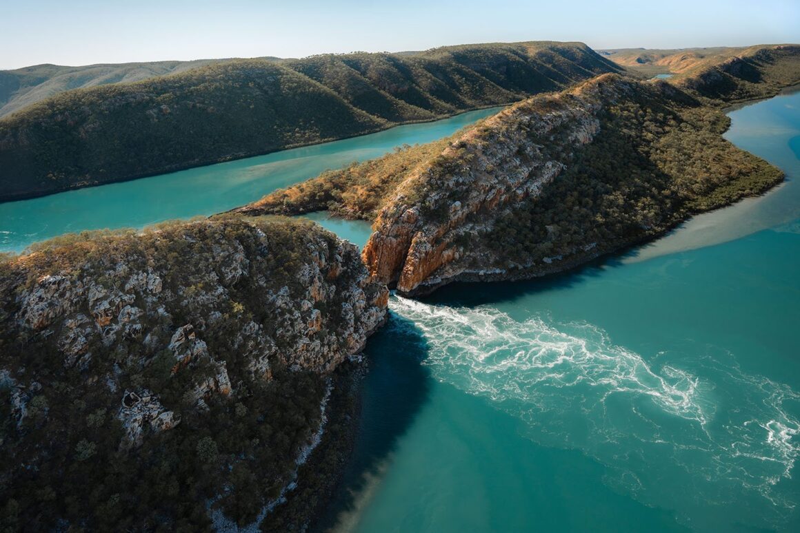 Fotoğrafçılar Microsoft'un Yeni İkonik Windows Duvar Kağıdını Çekmek İçin Yarışıyor 7 Windows Wallpaper Expeditions IG Zac Watson 1x1
