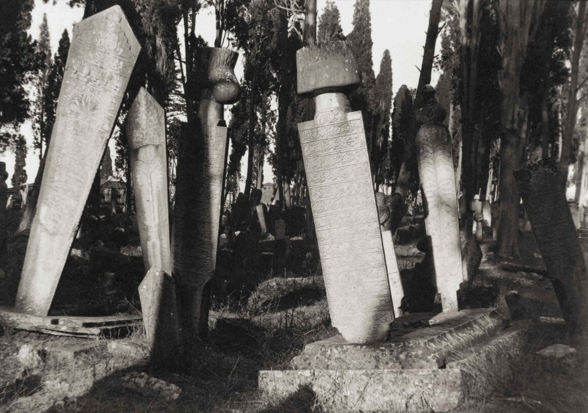 Fotoğrafçı Avni Lifij 5 Avni Lifij Karacaahmet Mezarl─▒g╠a─▒ Platinum Palladium Print 14.60 x 21.50 cm min