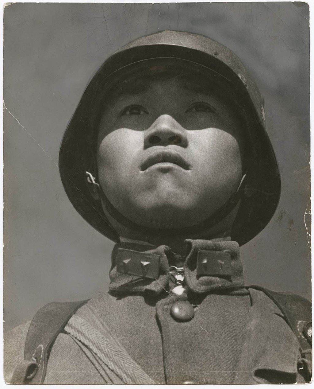 Leica ve Zeiss'ın Tarihi 14 Chinese soldier Capa contax II