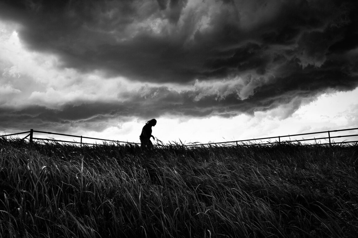 Richard Sharum : Spina Americana 17 Storm Chaser. Burlington Oklahoma.