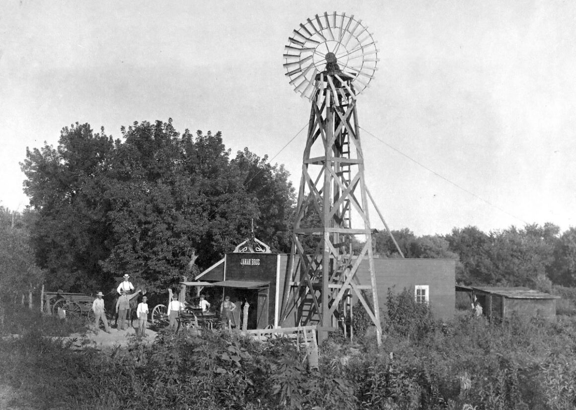 Ev Yapımı Yel Değirmenlerinin Garip Fotoğrafları 5 Nebraska Windmills08 1