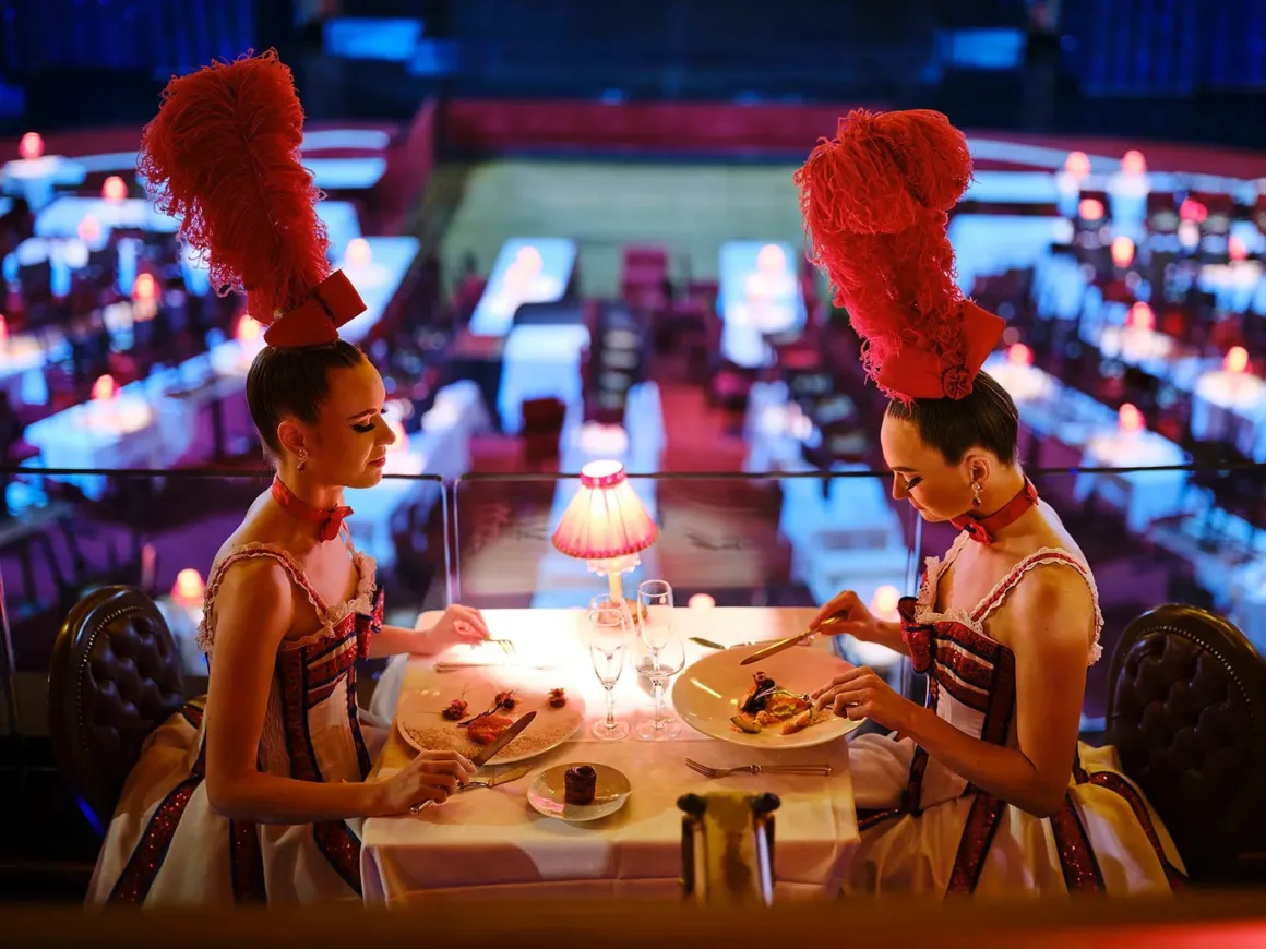 5 Franck Tremblay Dinner at the Moulin Rouge Paris Hi Res