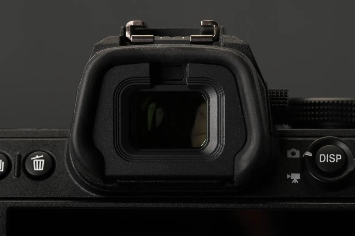 Nikon Z5II vs Nikon Zf 5 Nikon z5ii viewfinder