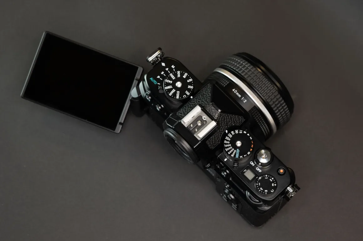 Nikon Z5II vs Nikon Zf 4 nikon zf top plate