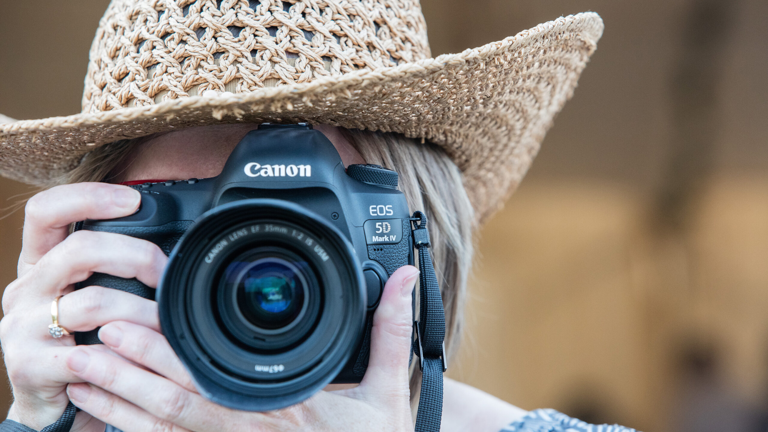 Canon EOS 5D Mark IV scaled