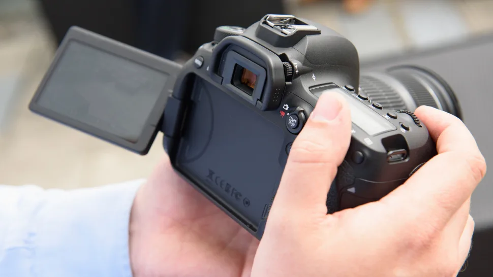 2025'in en iyi DSLR'leri 108 Canon EOS 6D Mark II 101