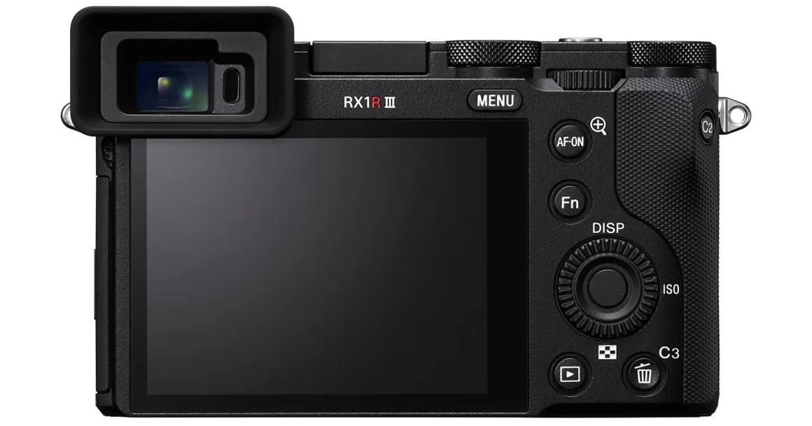 Sony RX1R III Sonunda Piyasaya Çıktı 4 RX1R III rear eyepiececup
