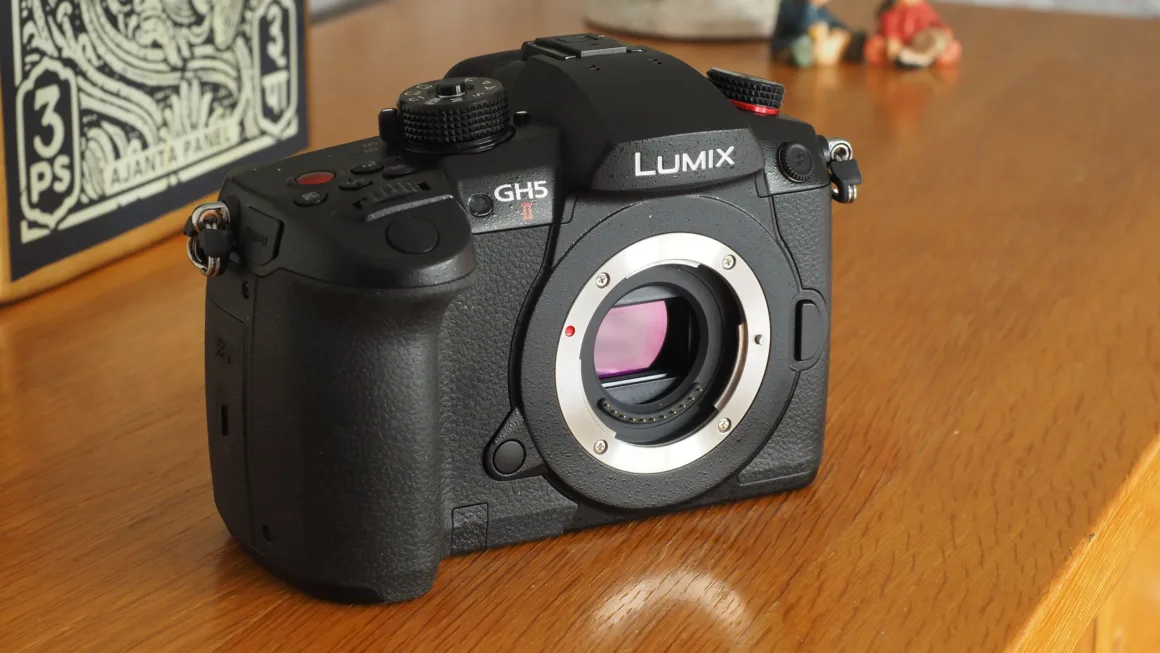 Sinema öğrencileri için en iyi kameralar 2026 12 5. Panasonic Lumix GH5 II