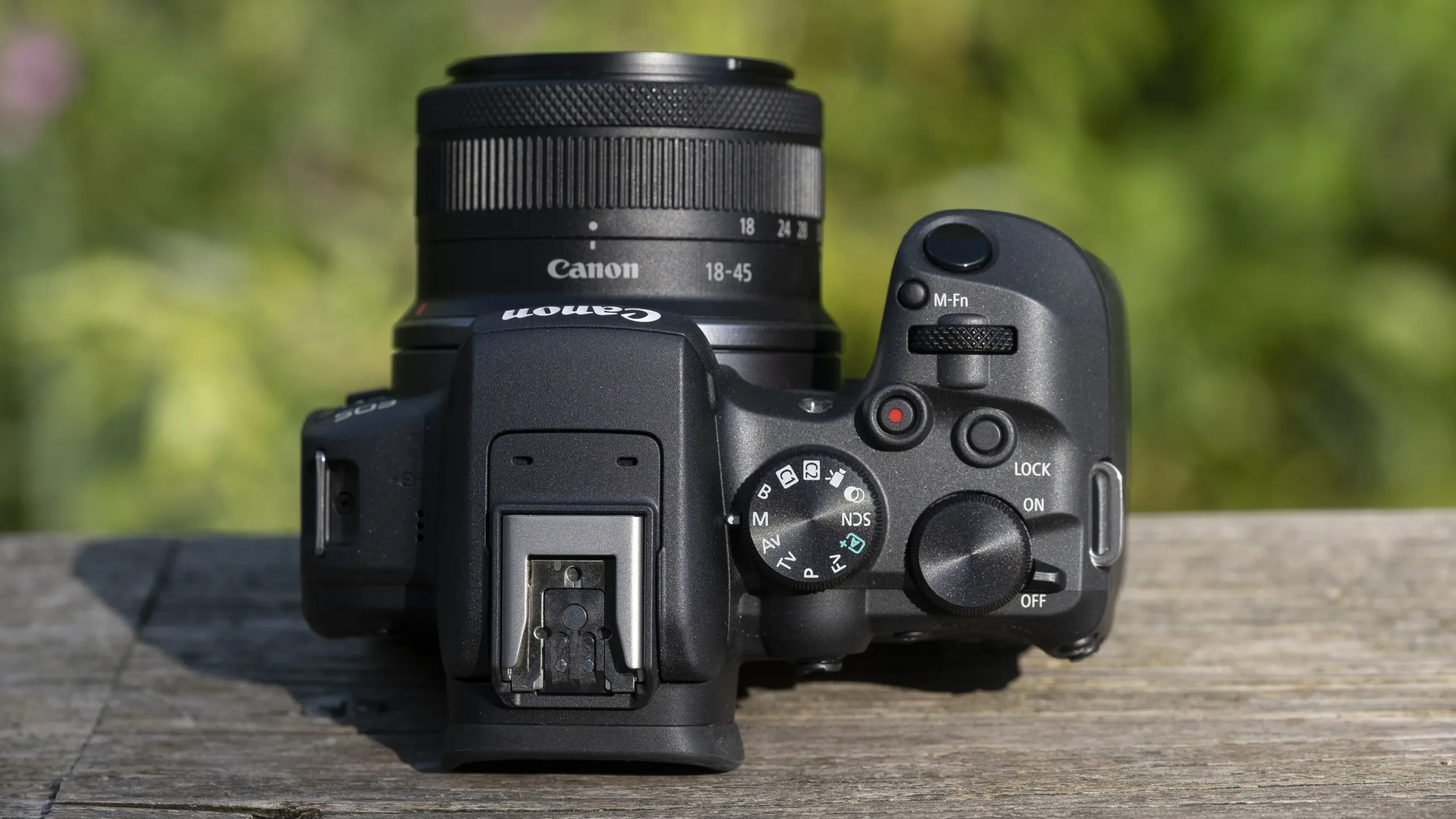 Canon EOS R10 003 scaled